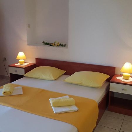 Apartments With A Parking Space Gradac, Makarska - 11332 Gradac  Δωμάτιο φωτογραφία