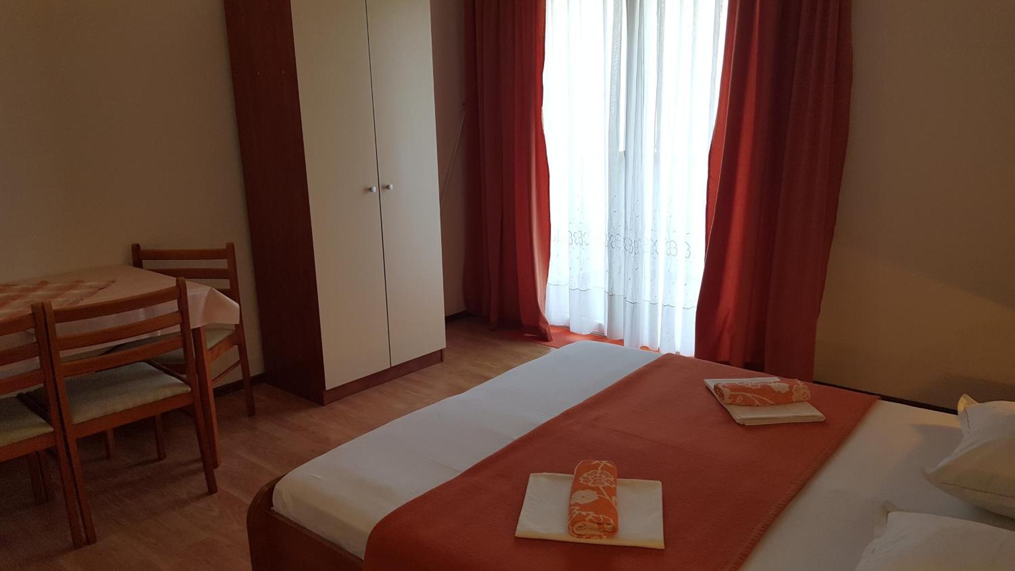 Apartments With A Parking Space Gradac, Makarska - 11332 Gradac  Δωμάτιο φωτογραφία
